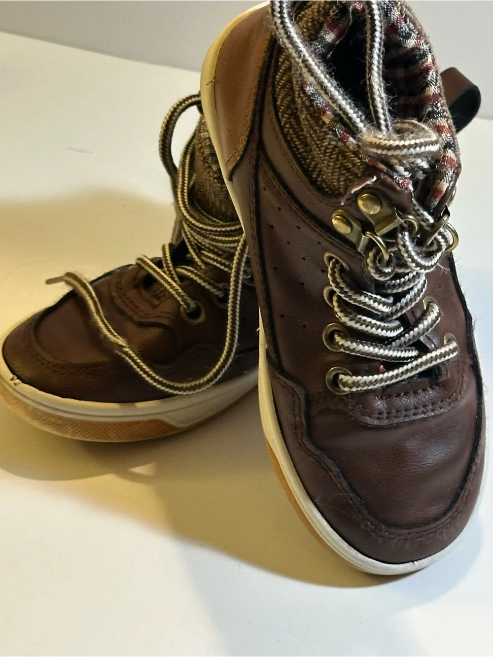 Kids Brown High Top Sneaker Boots Size 11 Lace Up Zip Plaid Lined